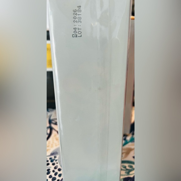 Avologi Scientific Age Defying Treatment Gel New In Box - Picture 3 of 3